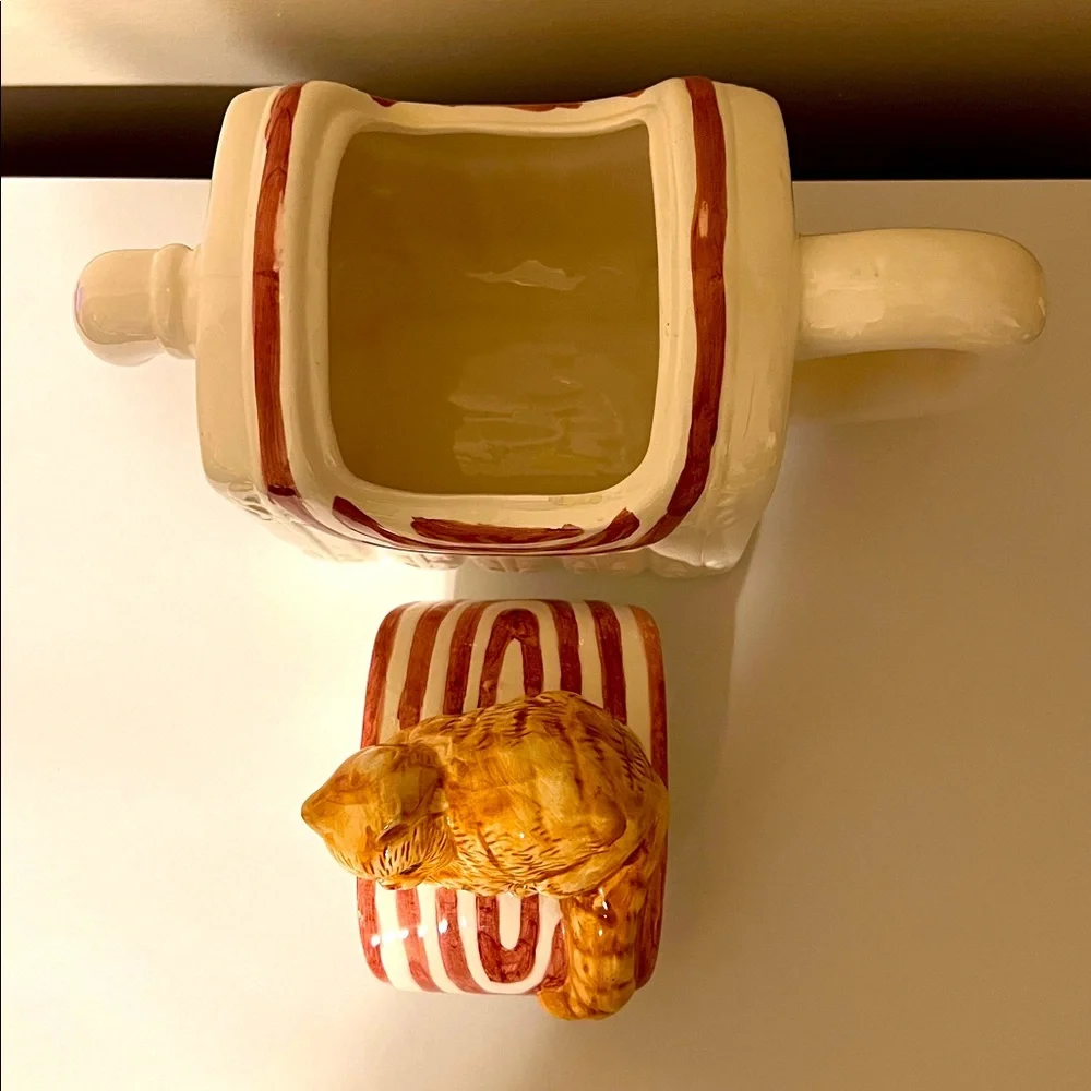 Vintage 1980 Ceramic Teapot Ginger Cat Sleeping on Radiator. Like New